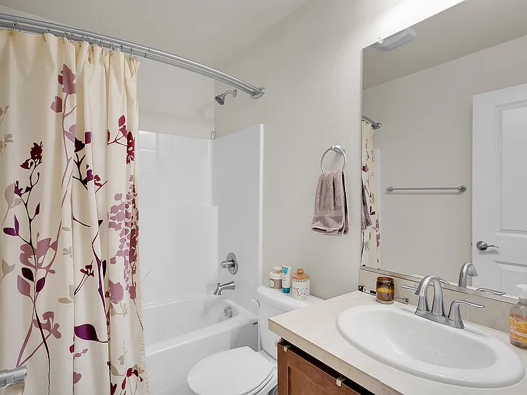 184 NE 79th Ave — Photo 24