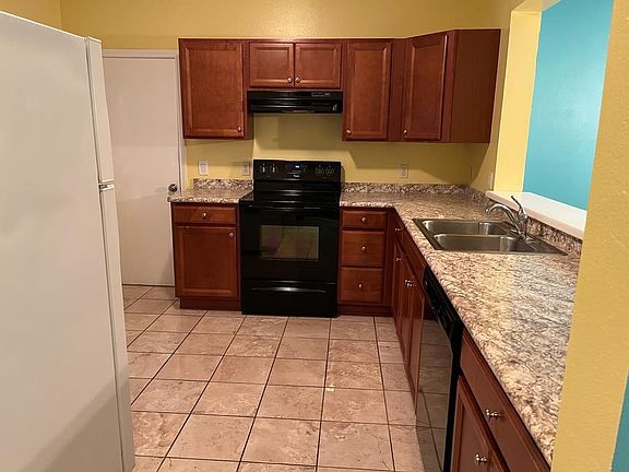 3rd image of 6004 N Golden Beauty Ln #6004