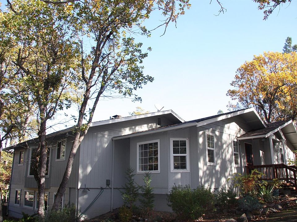 1st image of 330 Mary Ann Dr