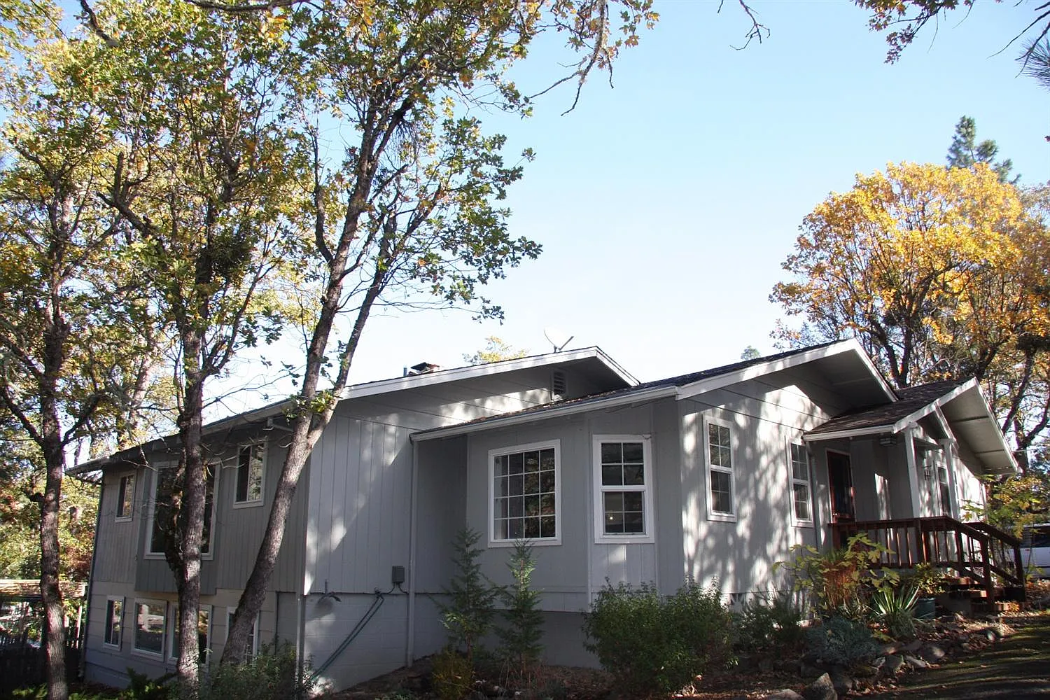 330 Mary Ann Dr photo 1
