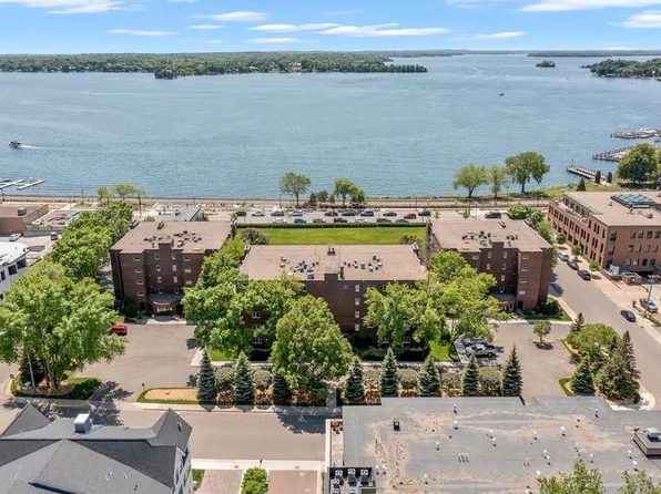 540 Indian Mound St APT 1A, Wayzata, MN 55391