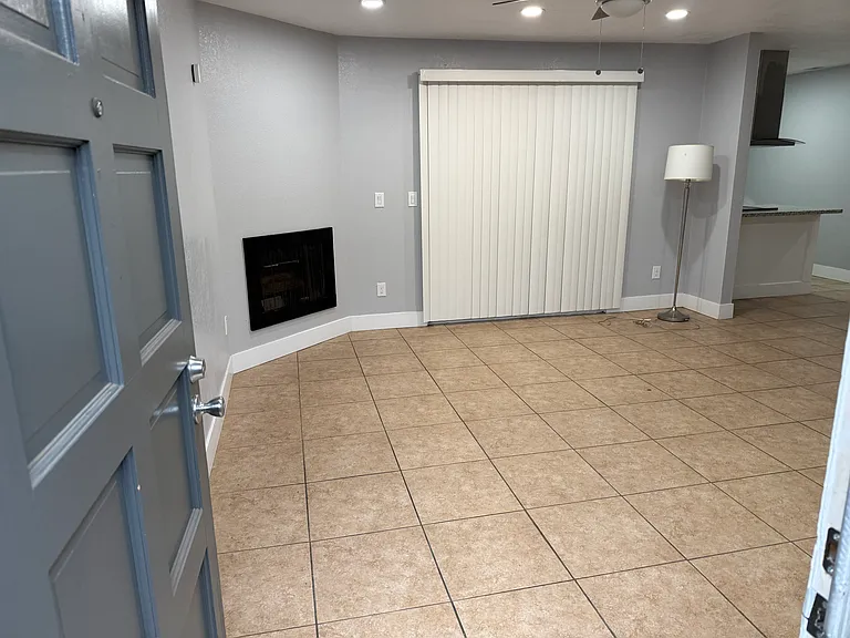 9433 Fox Creek Dr #9433 — Photo 3