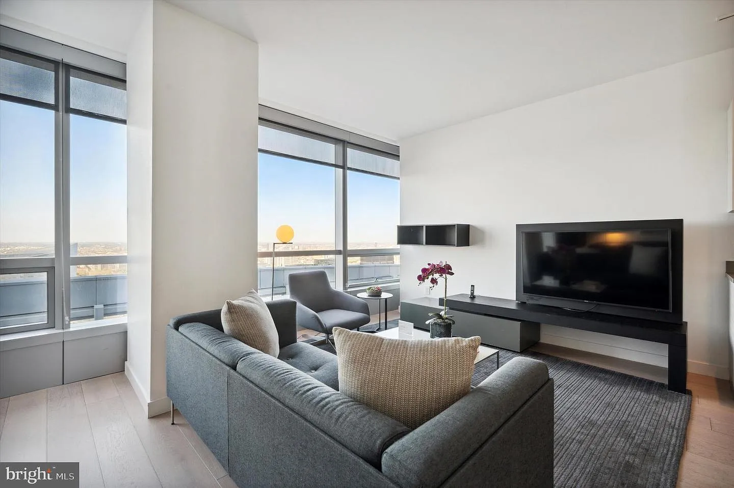2 bed, 1125 sqft, $5,110 — Photo 1