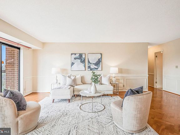 3rd image of 1600 N Oak St APT 1021
