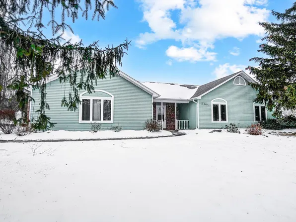 5734 Oak Pointe Dr, Fort Wayne, IN 46845
