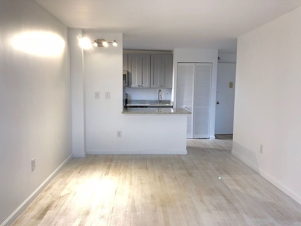 1st image of 829 Greenwood Ave APT 7P