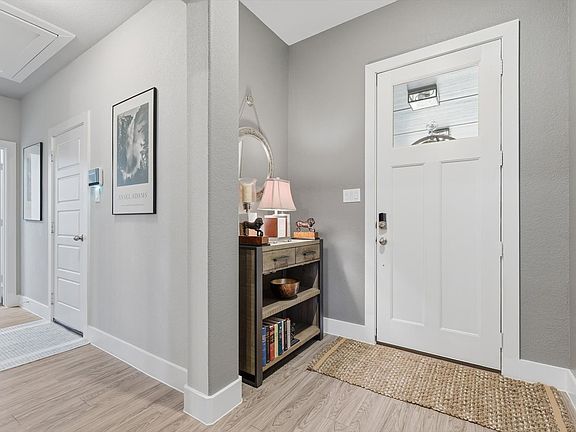 4th image of 63 Kramer Ln