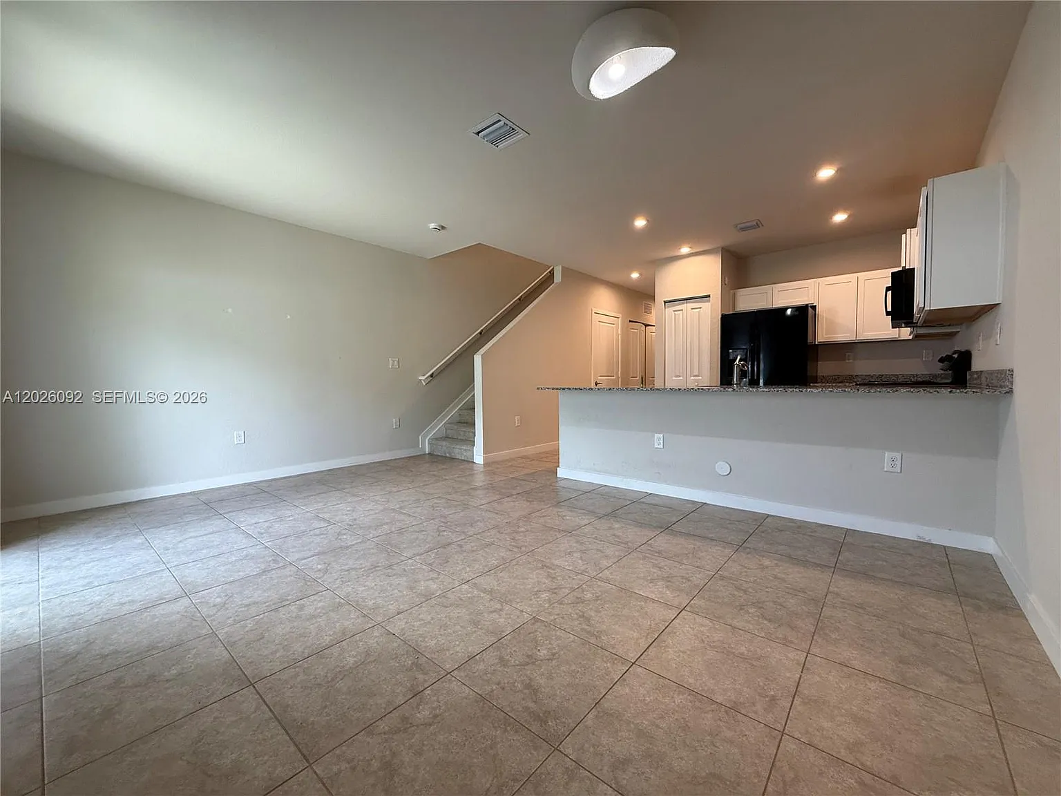 3 bed, 3.0 bath, $2,300 — Photo 2