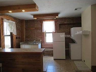 3rd image of 777 W Montrose St