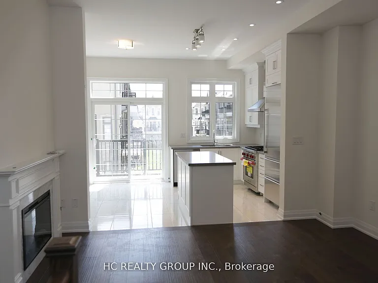 4245 Major Mackenzie Dr E — Photo 8