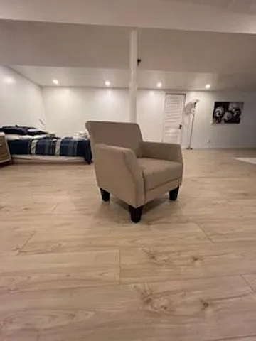Studio, 1000 sqft, $1,250 — Photo 3