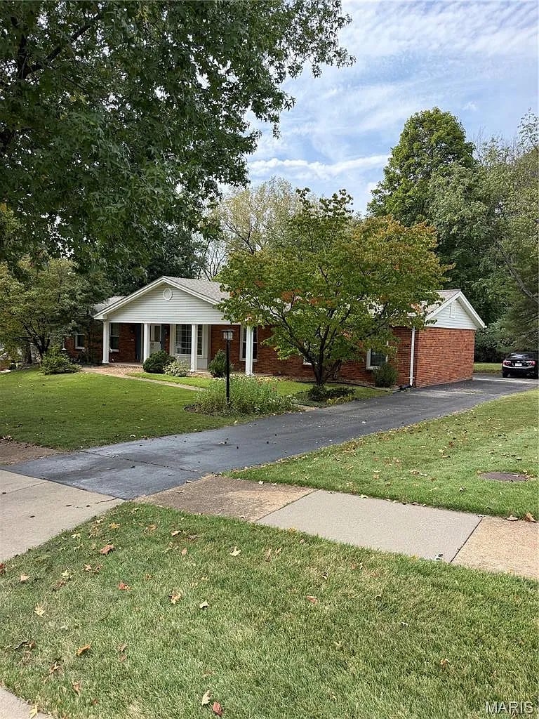 3 bed, 3.0 bath, 2512 sqft, $2,800 — Photo 3
