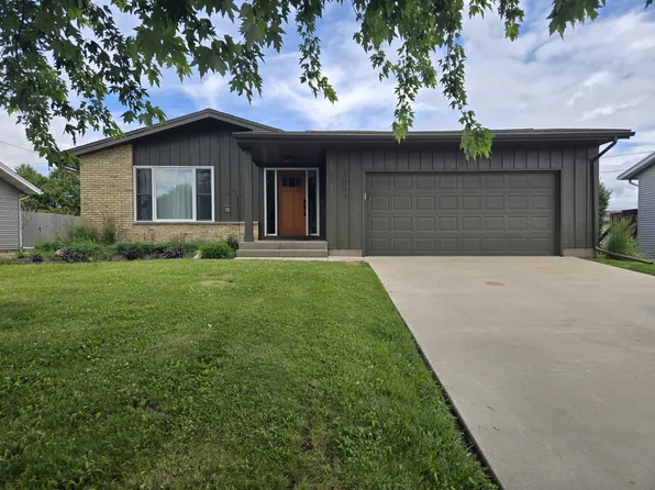 3053 15th St, Monroe, WI 53566