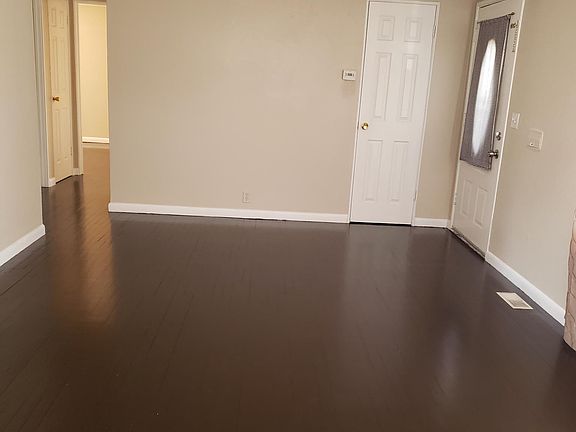 2nd image of 1500 S Knox Ct