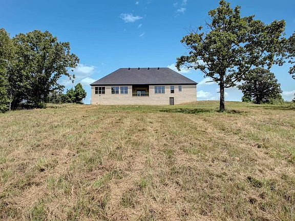 2nd image of 18 Four Mile Hill Rd