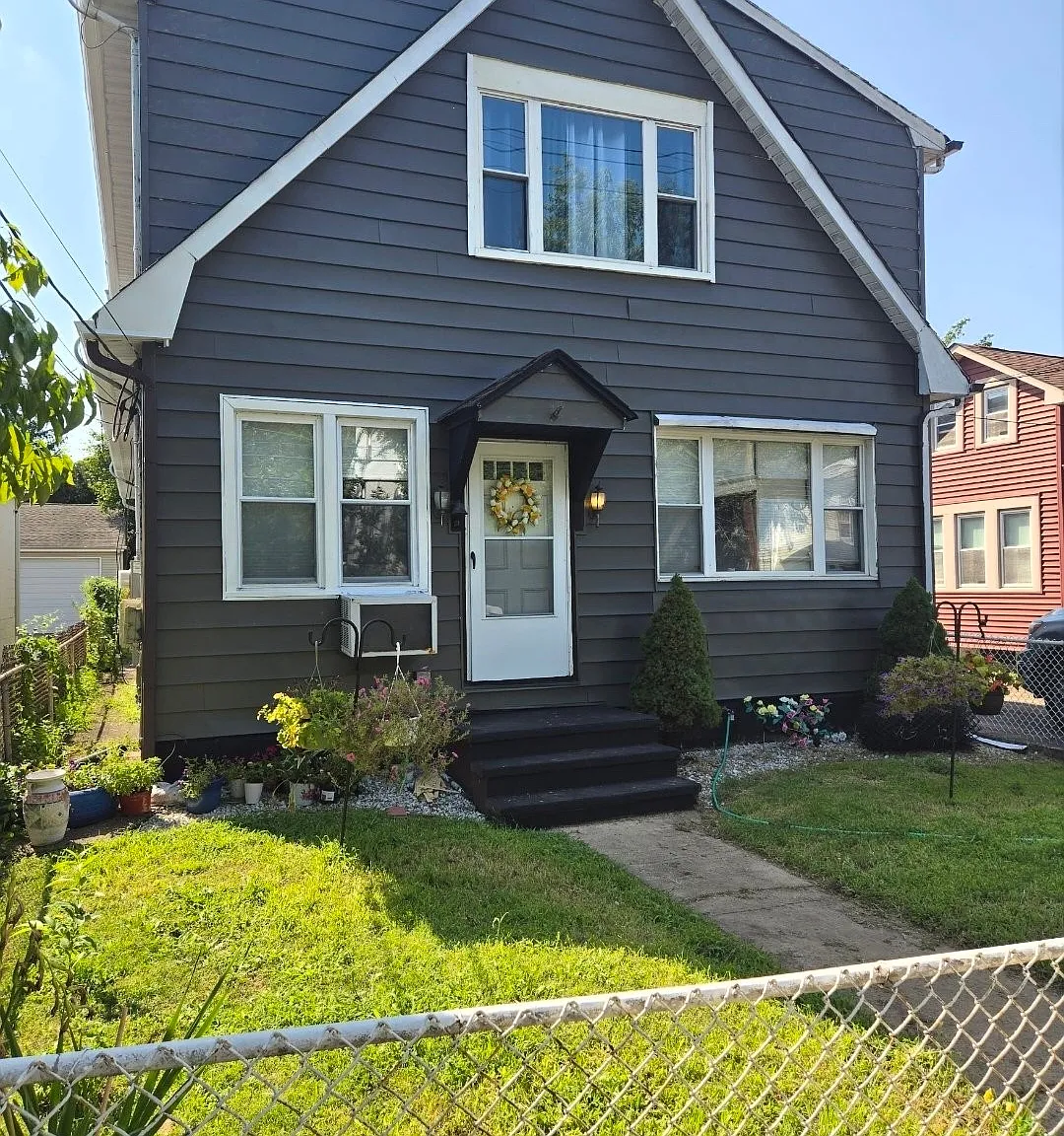 2 bed, 1000 sqft, $2,300 — Photo 1