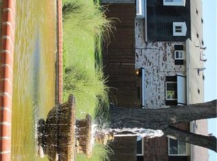 8422 W 85th St, Overland Park, KS 66212