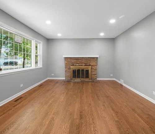 4th image of 5934 W Carmen Ave
