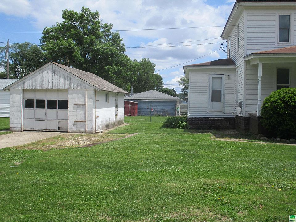 2nd image of 442 Dakota Ave