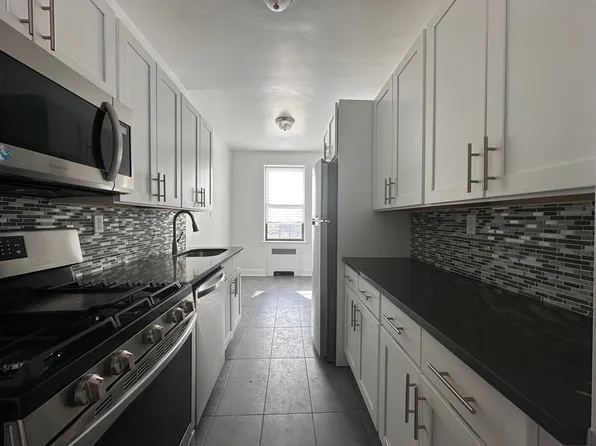 83-14 Lefferts Boulevard image 1 of 10