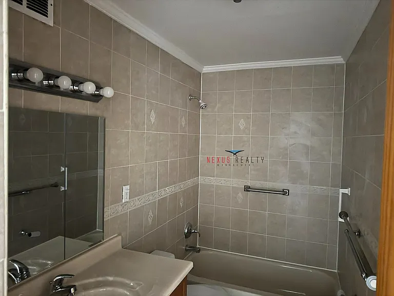 25-12 Parsons Blvd #3 — Photo 13