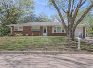 1753 Vaughn Dr, Manhattan, KS 66502