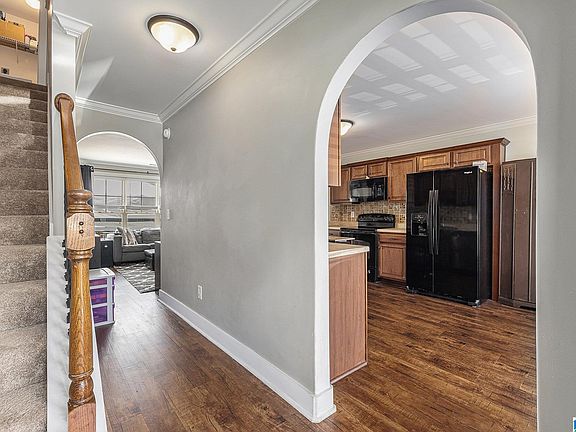 4th image of 599 The Heights Ln
