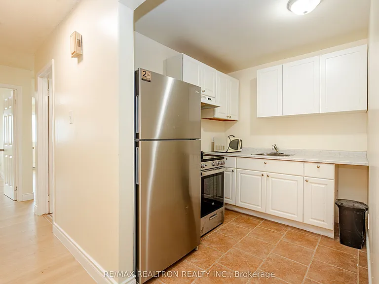 975 Albion Rd #975A — Photo 9