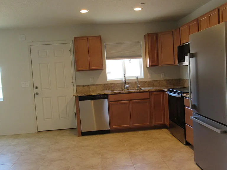 2495 Palisades Dr #B-102 — Photo 11