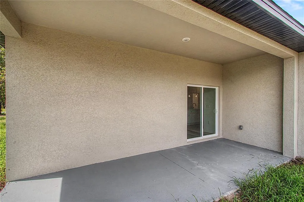 4 bed, 2.5 bath, 1816 sqft, $2,100 — Photo 4