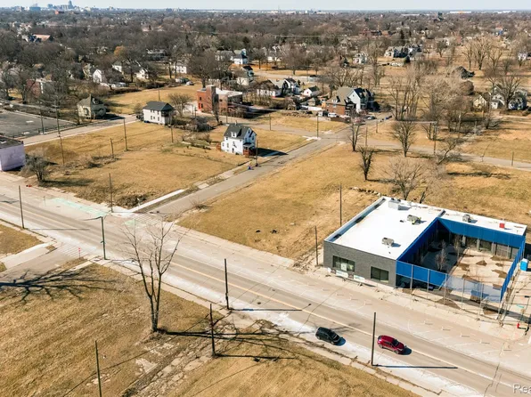8911 Kercheval St, Detroit, MI 48214