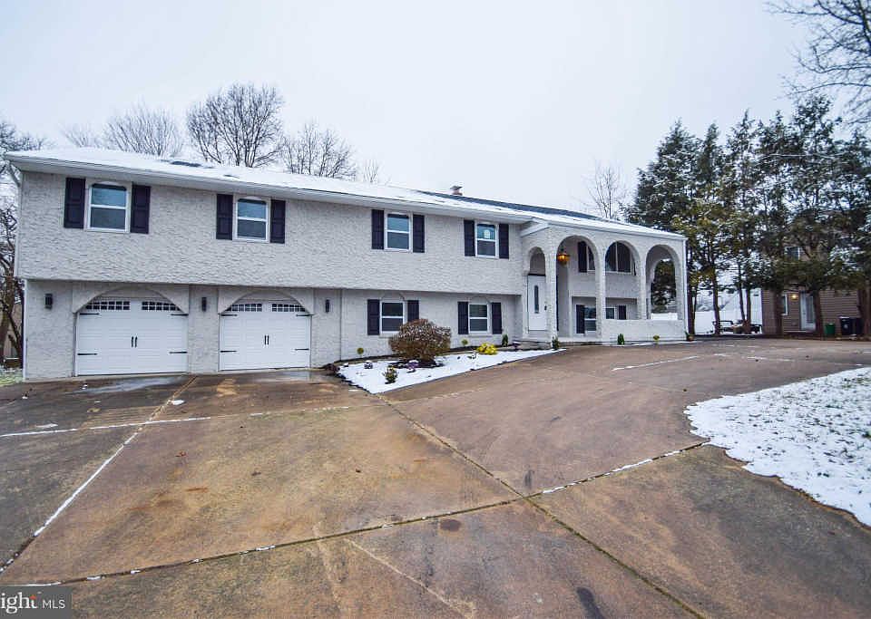 1st image of 257 Essex Ave