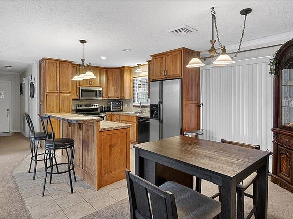 4th image of 617 Greenway Dr
