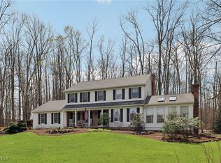 8875 Birchbark Grv, Chagrin Falls, OH 44023