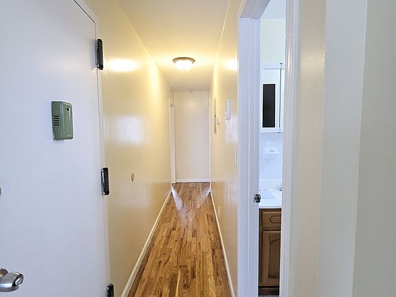 5th image of 34-55 10th St #3