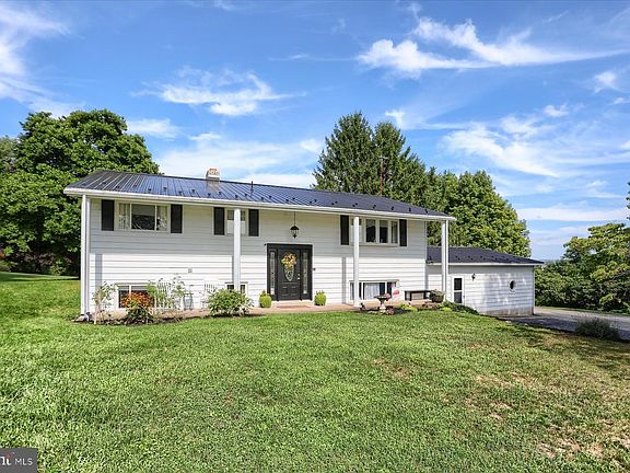 4th image of 46 Blacksnake Rd