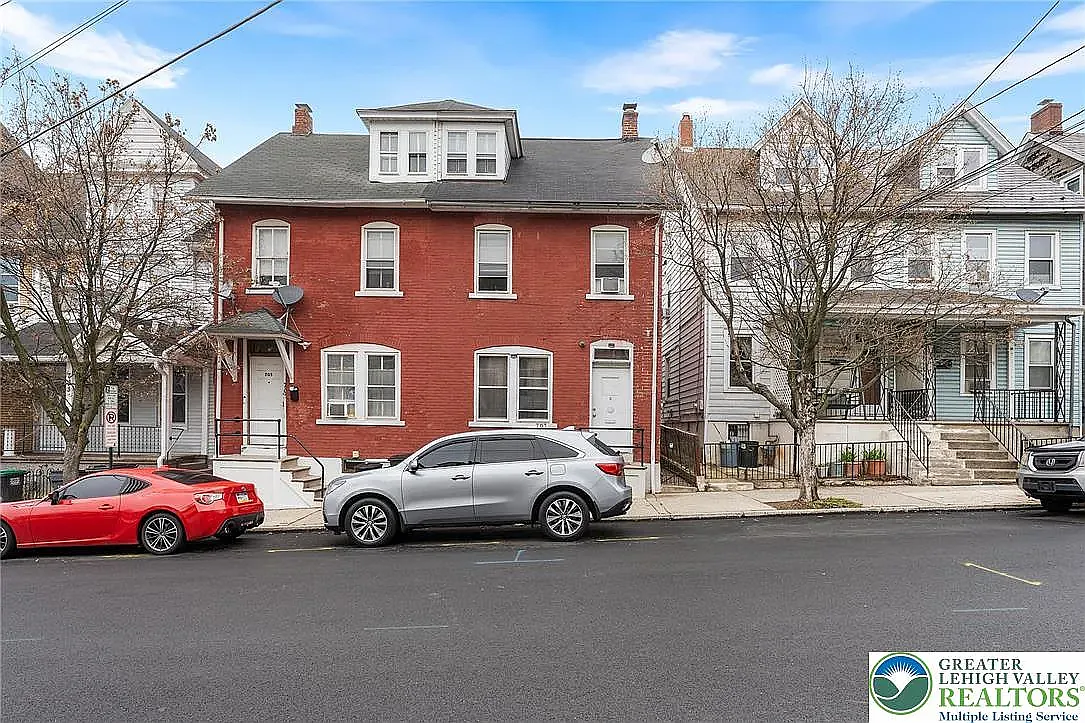 5 bed, 1550 sqft, $650 — Photo 1
