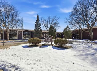 1699 Alcan Dr APT 212, Menasha, WI 54952