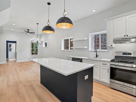 4th image of 2351 Virginia Ave
