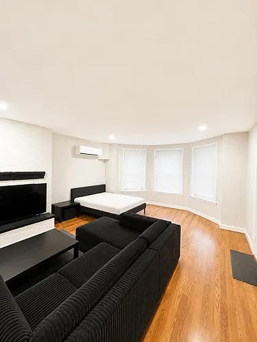 287 Beacon St Photo 1