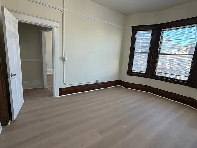 3 bed, 1.5 bath, 1057 sqft, $5,995 — Photo 3