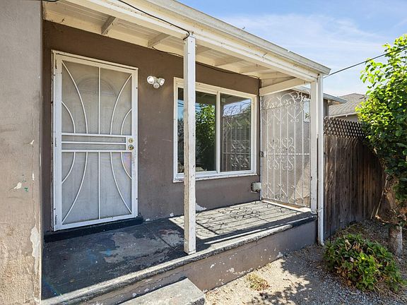 5th image of 224 Wisteria Dr