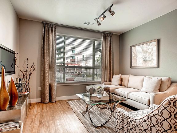 Ovation ; Lone Tree, CO Apartments