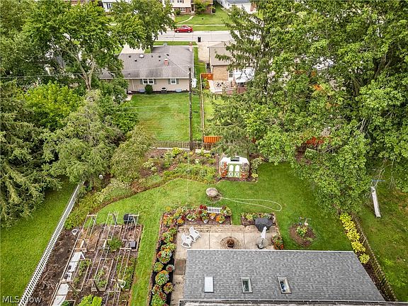 3rd image of 244 Georgia Ave