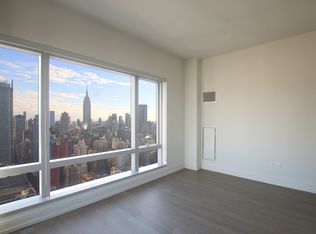 555 10th Ave APT 41F, New York, NY 10018
