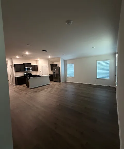 1320 Stuarts Forest Dr — Photo 4