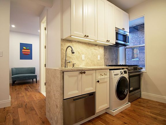 4th image of 330 Haven Ave