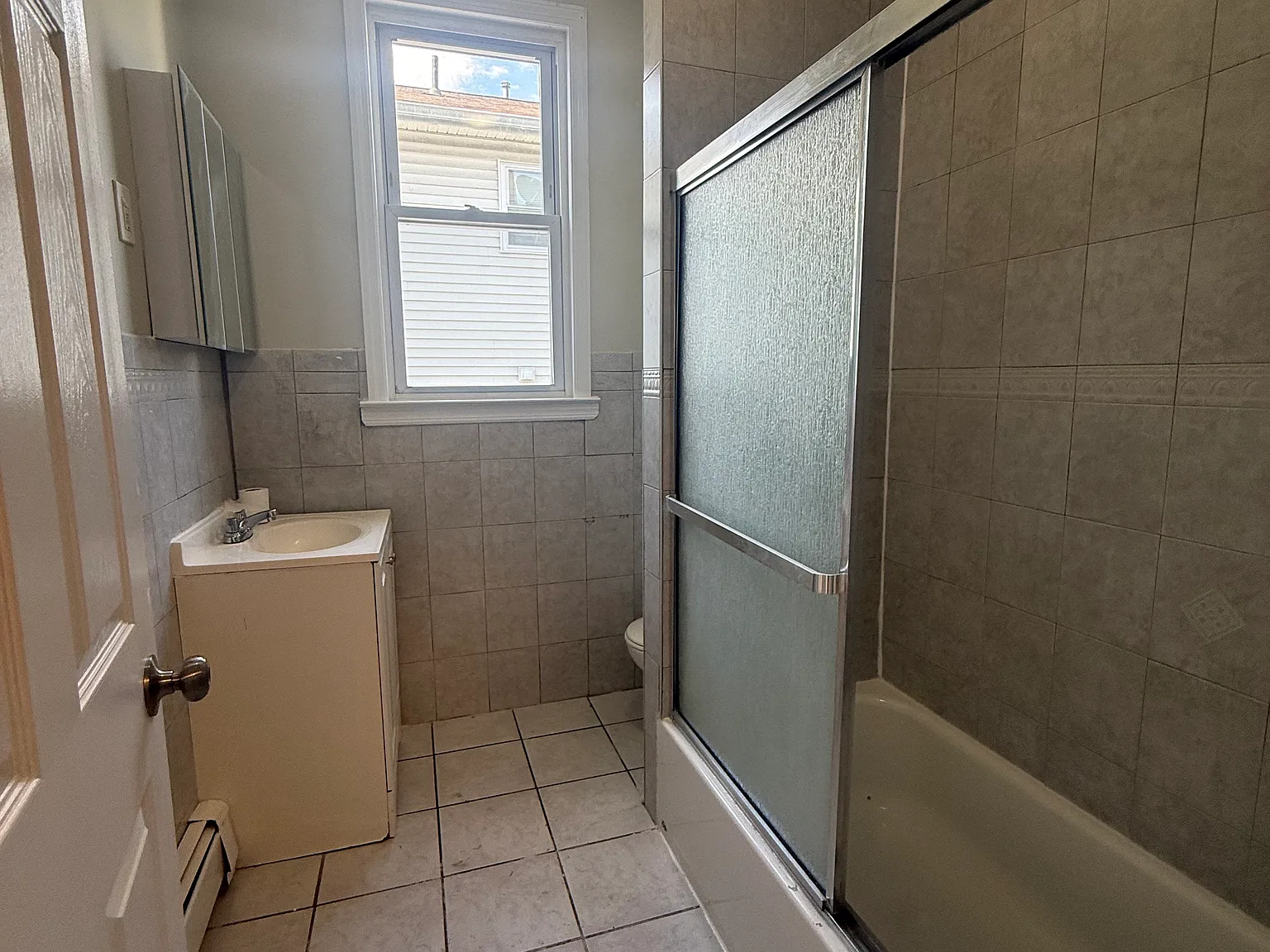 3 bed, $2,150 — Photo 4