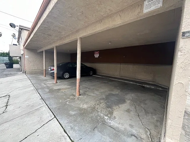 1327 Berkeley — Photo 6