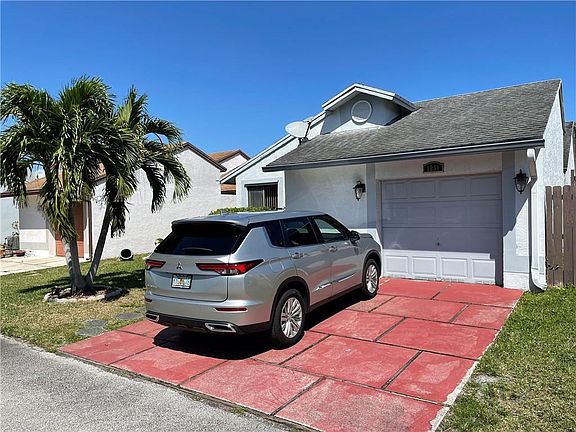 2nd image of 1231 SW 112th Avenue